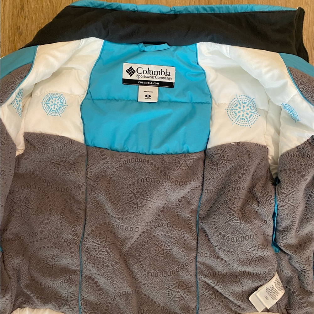 Columbia Women’s Waterproof Winter Coat | Medium - Picture 5 of 7